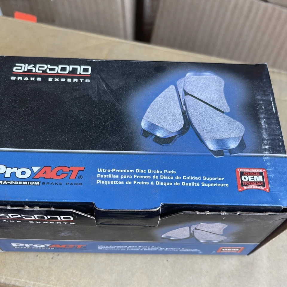 Akebono Premium Ceramic Brake Pads Fits 03-09 Kia Sorento Sedona ACT954 Rear - Image 3 of 3