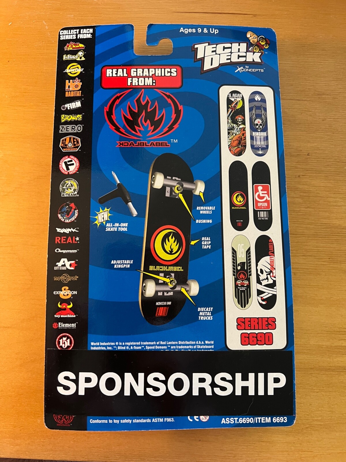 RYAN MCGINNESS / Sponsorship Show 2002 Art Tech Black Label Deck / Signed