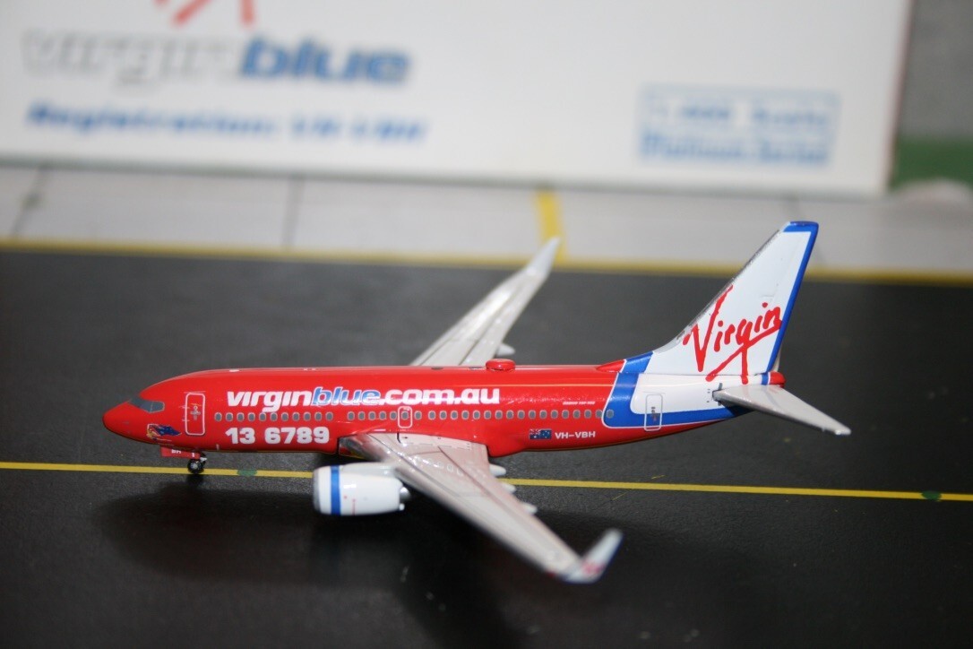 Phoenix 1:400 Virgin Blue Boeing 737-700 VH-VBH (10254) Die