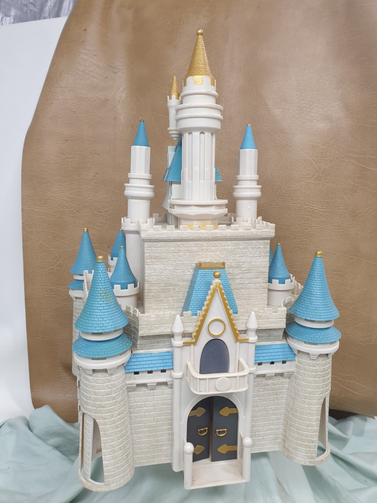 Walt Disney World Cinderella Castle Monorail Park Playset Vintage