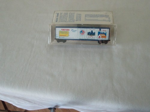 Coche de caja, escala N, 50', Pennsylvania Bicentennial Micro-trenes 38080 | Zustand: Used