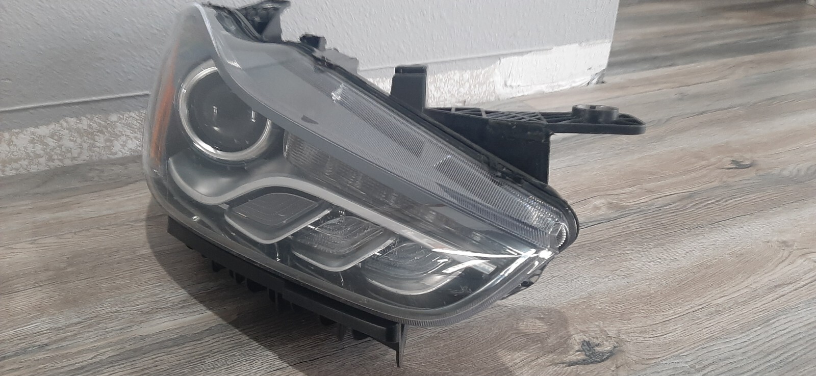 OEM 2014-2017 Maserati Ghibli SQ4 USED Front Right Bi-Xenon Headlight Assembly