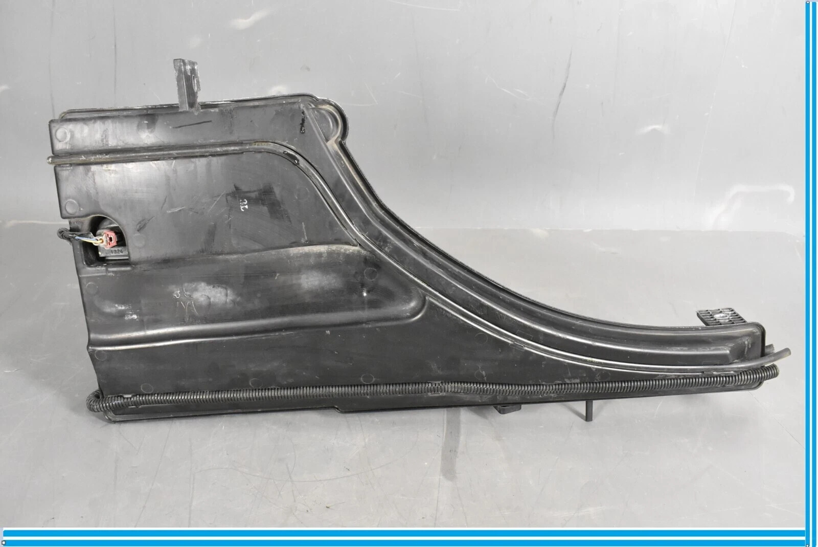 14-18 Maserati Quattroporte M156 Headlight Windshield Washer Bottle Tank OEM