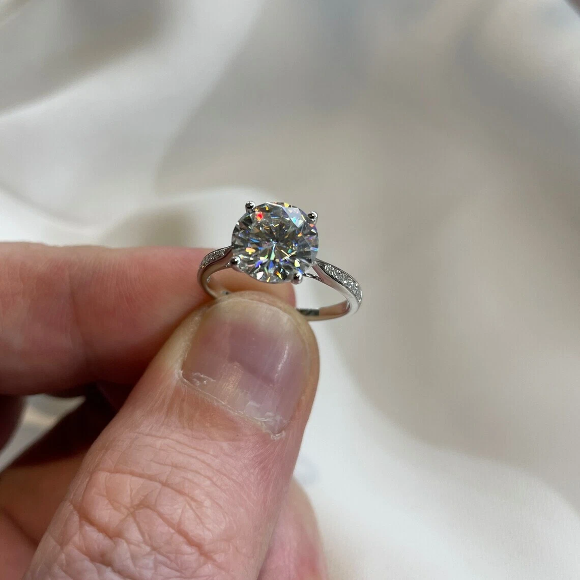 9 sale carat moissanite