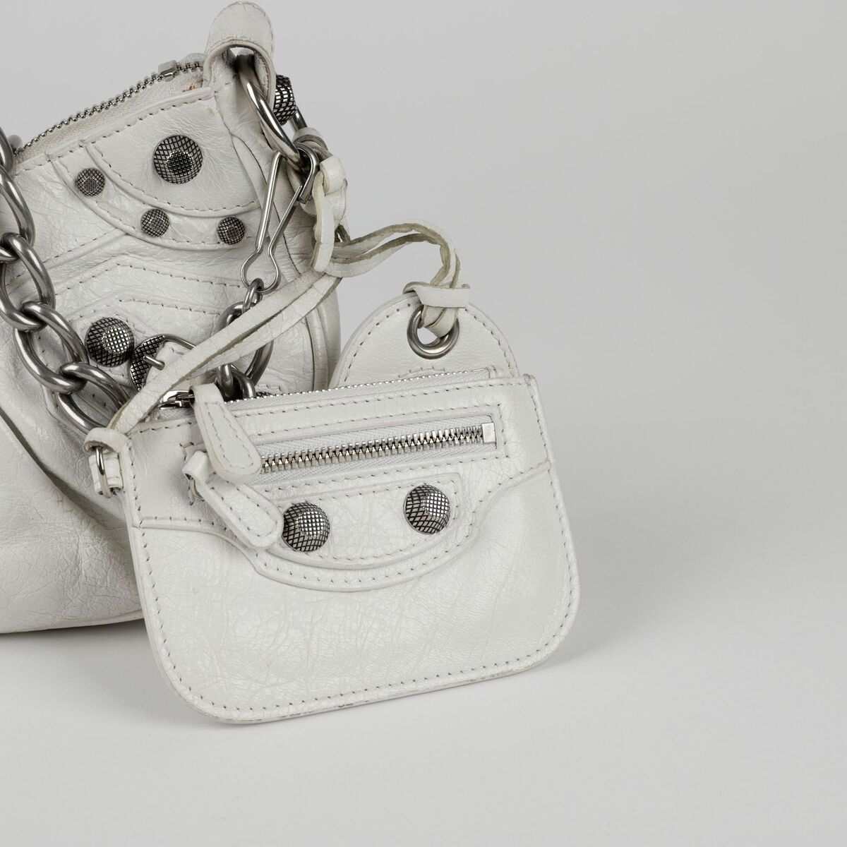 Balenciaga Chain Shoulder & Crossbody Bag XS Size 712813 | eBay Balenciaga Chain Shoulder & Crossbody Bag XS Size 712813 | eBay
