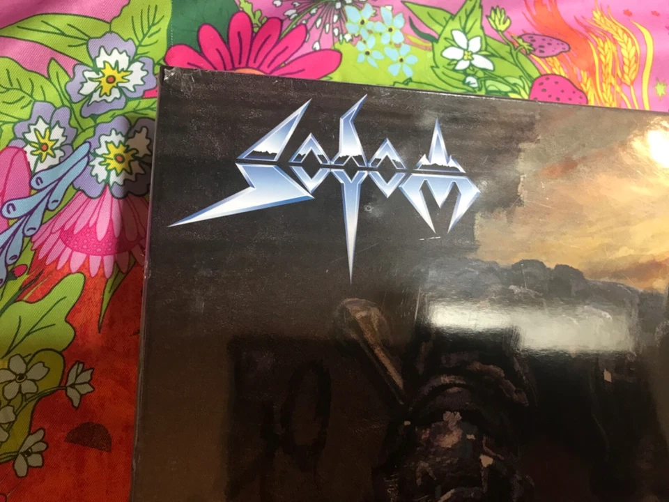 Sodom 40 Years at War - The Greatest Hell of Sodom 🔥 Limited Box Set Edition 🔥 - Bild 2 von 4