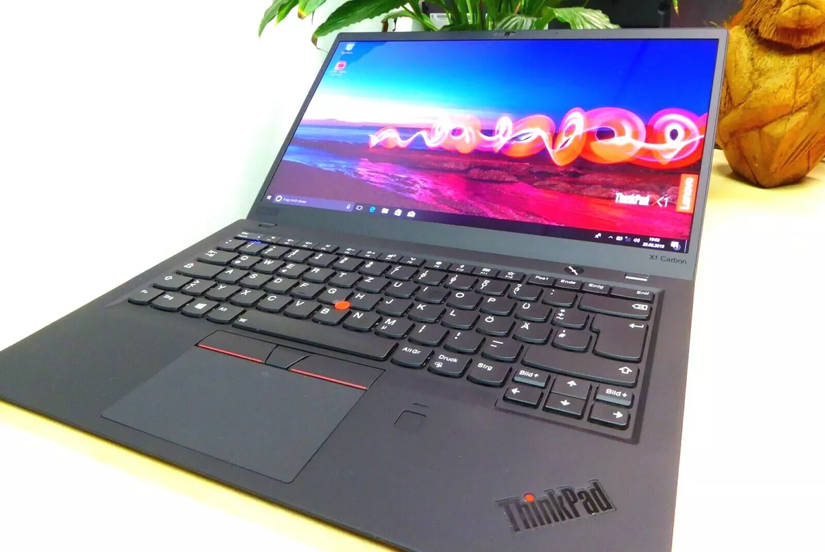 Lenovo THINKPAD X1 Carbon G6 i7-8650U Quad Wqhd-Display 16GB 256GB