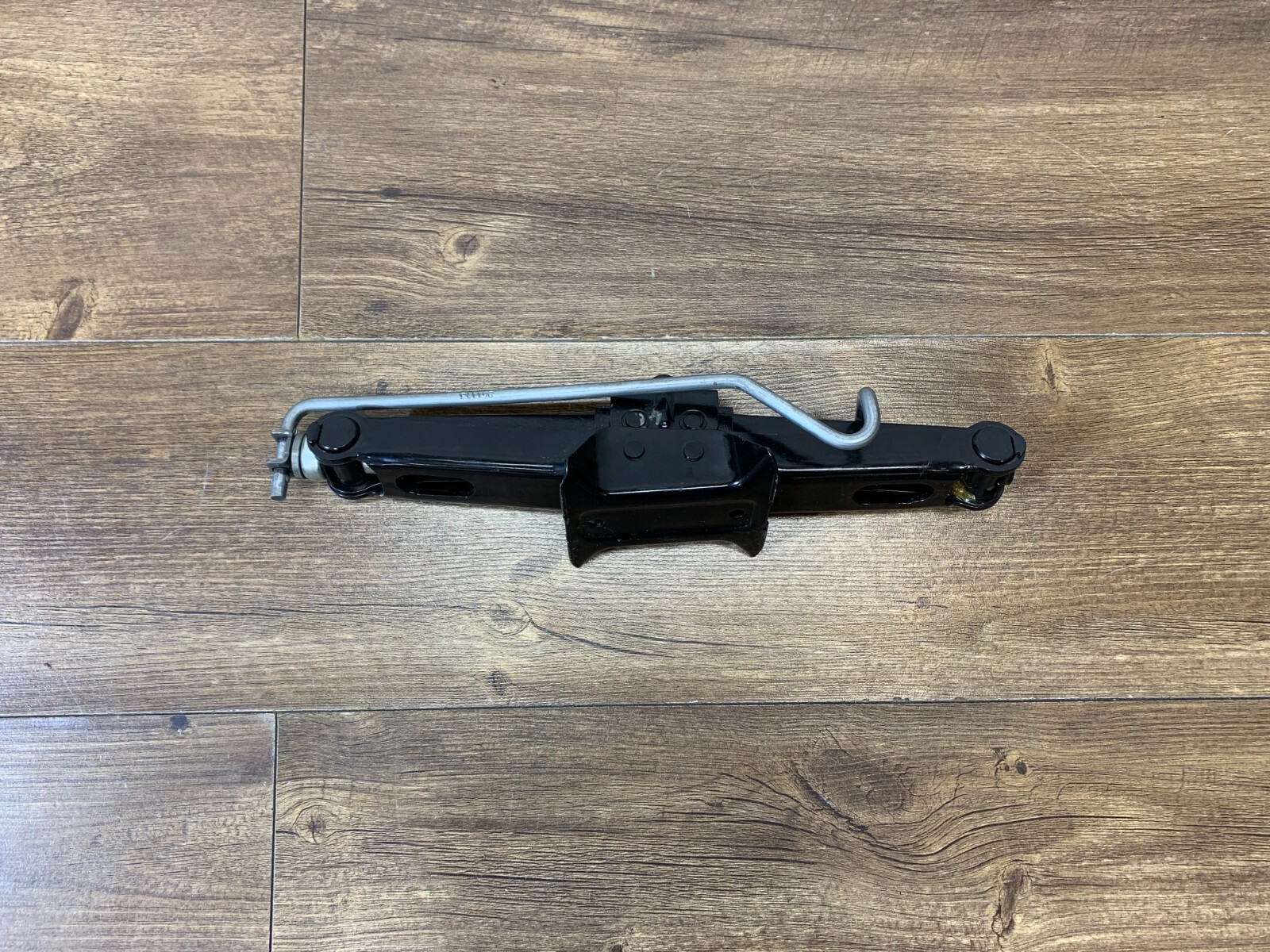 2014-2019 Maserati Ghibli Emergency Spare Wheel Tire Lift Jack Tool OEM
