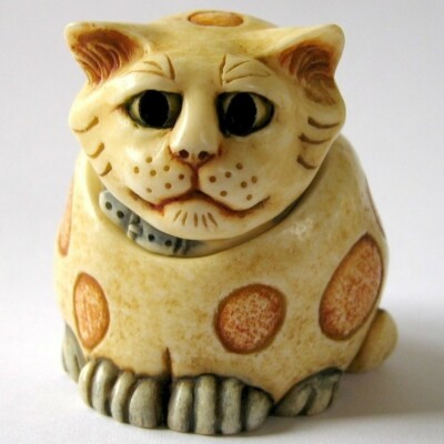 MPS Harmony Kingdom: Pot Bellys: Kleiner Kalender Katzenbox Figur: 1. März - Mars