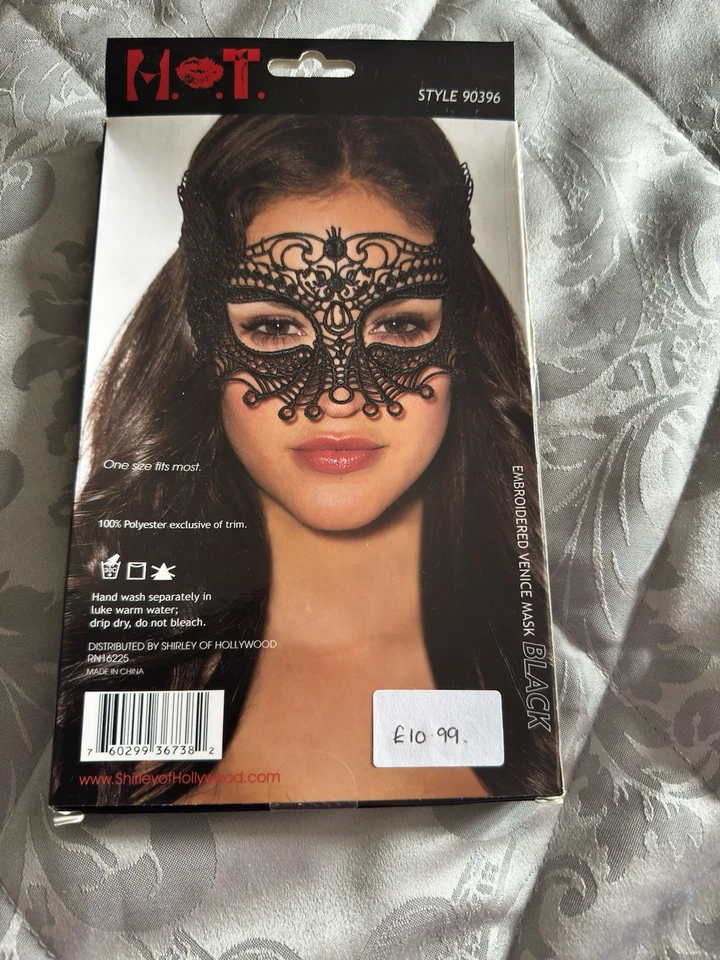 H.💋.T Lace Polyester Masquerade Mask Black - Image 2 of 3