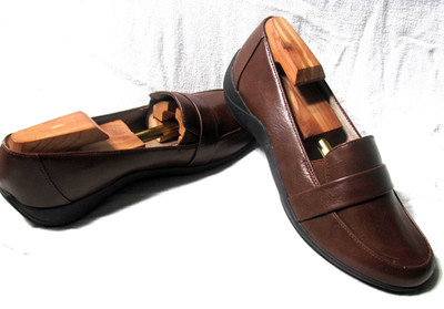 Life Stride  Woman's Brown Slip On Makos Driving Flats  US Size 8M UK 6  EU 26