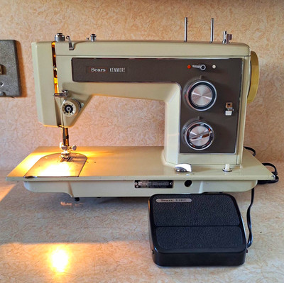 Vintage Sears Kenmore Sewing Machine Model 158.14100 Heavy Duty Metal - Tested 