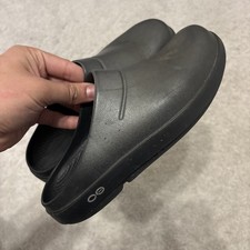 OOFOS OOcloog Recovery Clogs Slip On Gray Black Unisex M5/W7