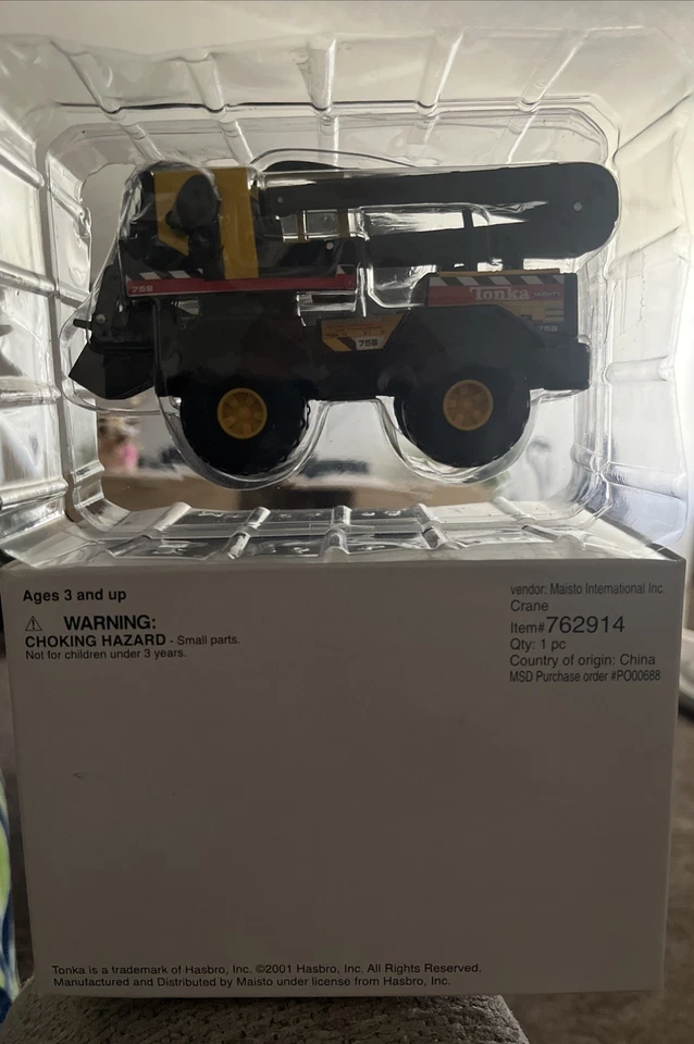 2001 Maisto Tonka Hasbro Crane Construction 2001 #762914 New in Box - Image 3 of 4