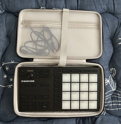 Native Instruments Maschine Mikro MK3 Drum Controller Black