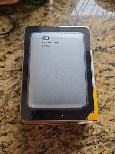 Western Digital 1 TB My Passport for MAC USB 3.0 Brand New Co.olete Never Used! - Afbeelding 4 van 4