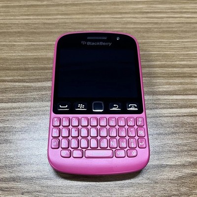 BlackBerry 9720 Unlocked Cellphone 3G WIFI 5MP Camera FM Radio GPS Black & Pink