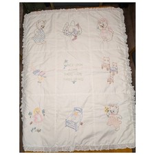 Vtg Hand-Embroidered Three Bears Baby Quilt Goldilocks Nursery Blanket 35"x44"