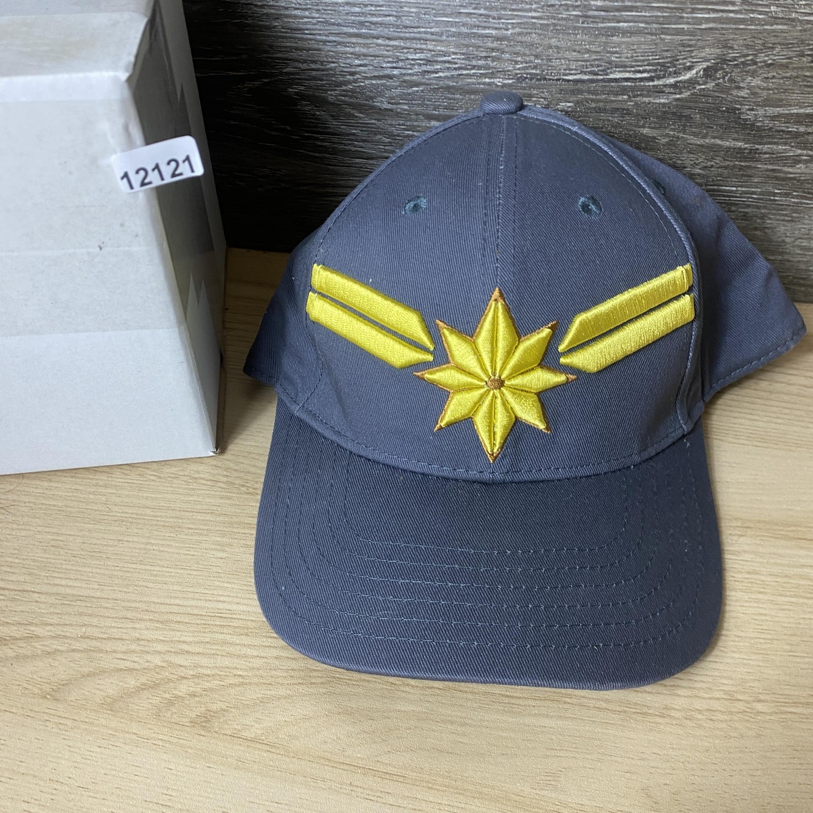 Captain Marvel Hat Cap Snap Back Gray Yellow Embr… - image 10