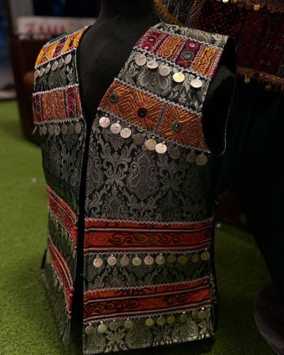 Afghanisches kurzes Banaren Kochi Nikkah Kleid. Afghanisches Party und Hochzeit Paar Kleid - Bild 4 von 5