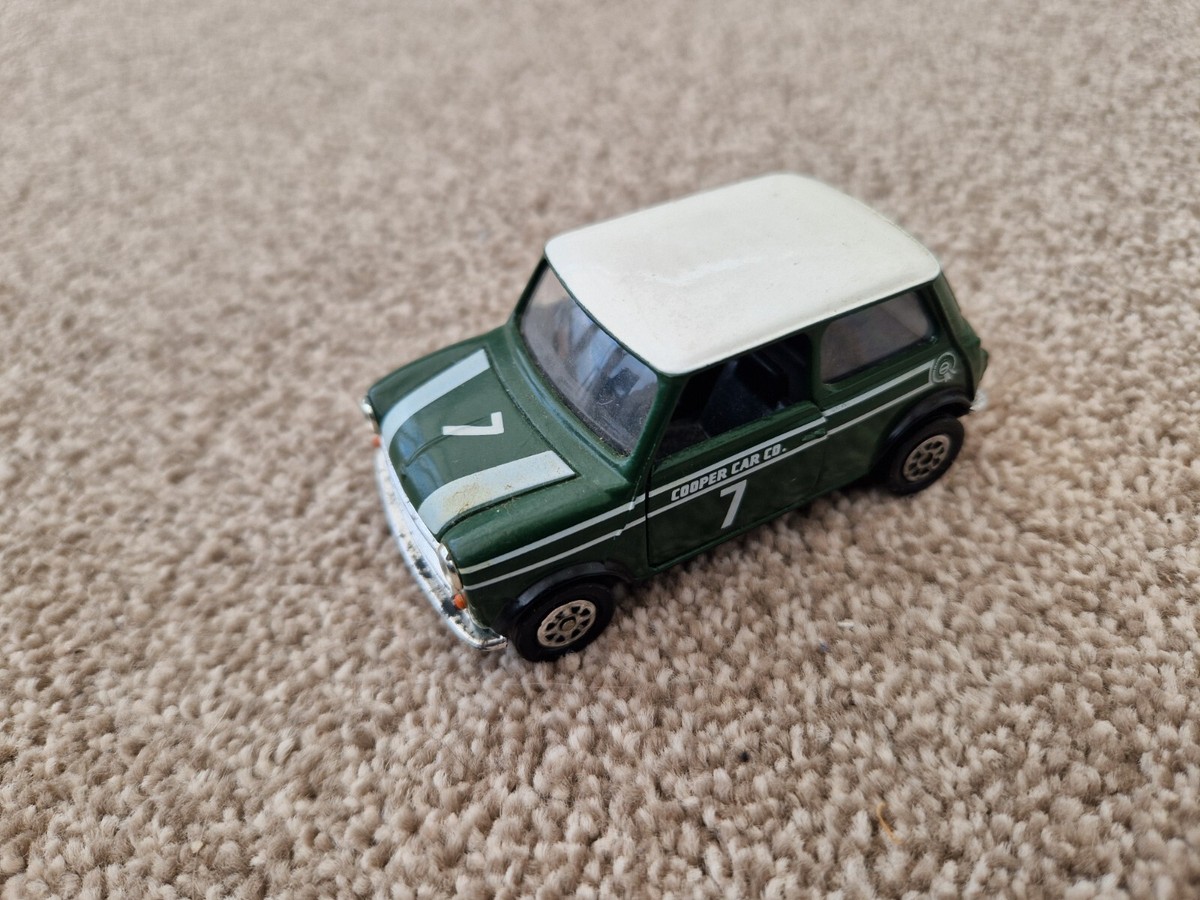 CORGI CLASSICS 1/36 GREEN MINI COOPER + WHITE ROOF #7 RALLY