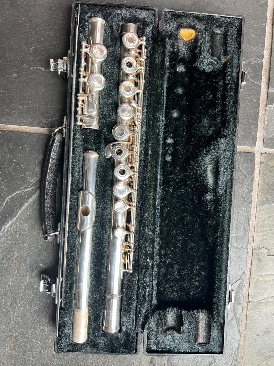 Yamaha YFL 365I open hole flute. Solid silver 925 head. Made in