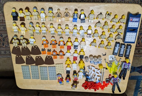 HUGE VINTAGE LOT STAR WARS & SPACEMAN & INDIAN LEGO MINIFIGURES & ACCESSORIES