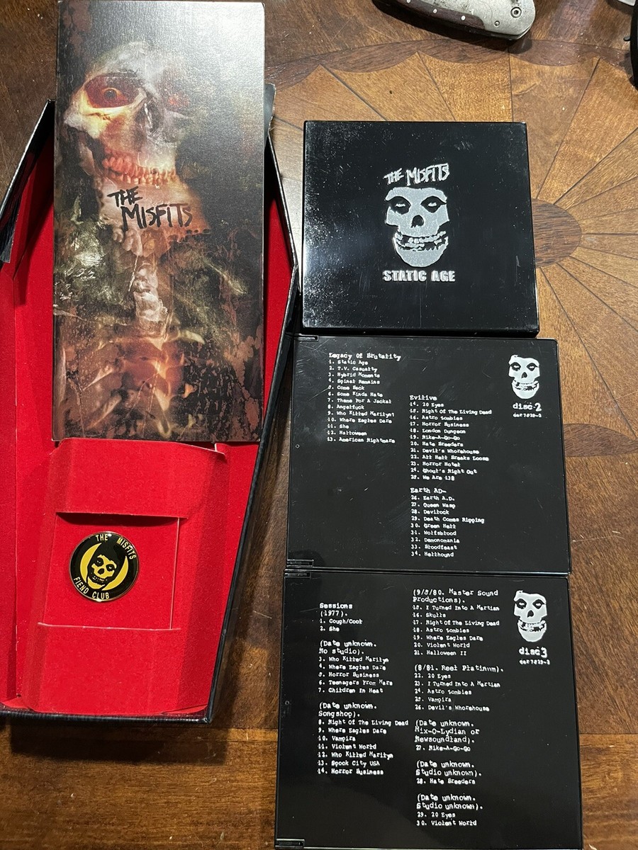 MISFITS Coffin Box Set Autographed Jerry Doyle Michale Dr Chud