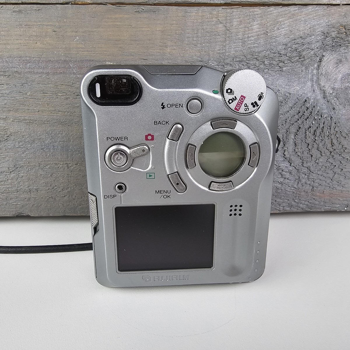 【ジャンク】　FUJIFILM FinePix 4800 zoom Fujifilm FinePix 4800 Zoom 2MP Digital Camera Silver Untested No