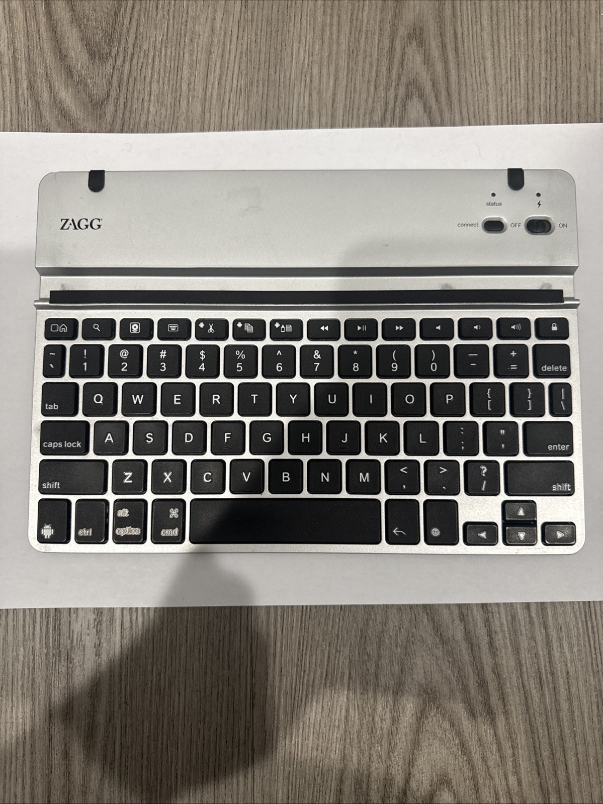 Bluetooth keyboard ZAGG YW2-LEACSIPAD for iPad 