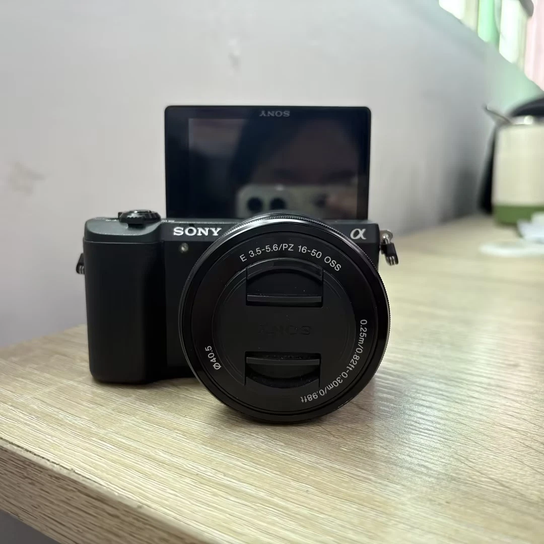 Sony Alpha a5100 Mirrorless Interchangeable Lens Digital Cameras