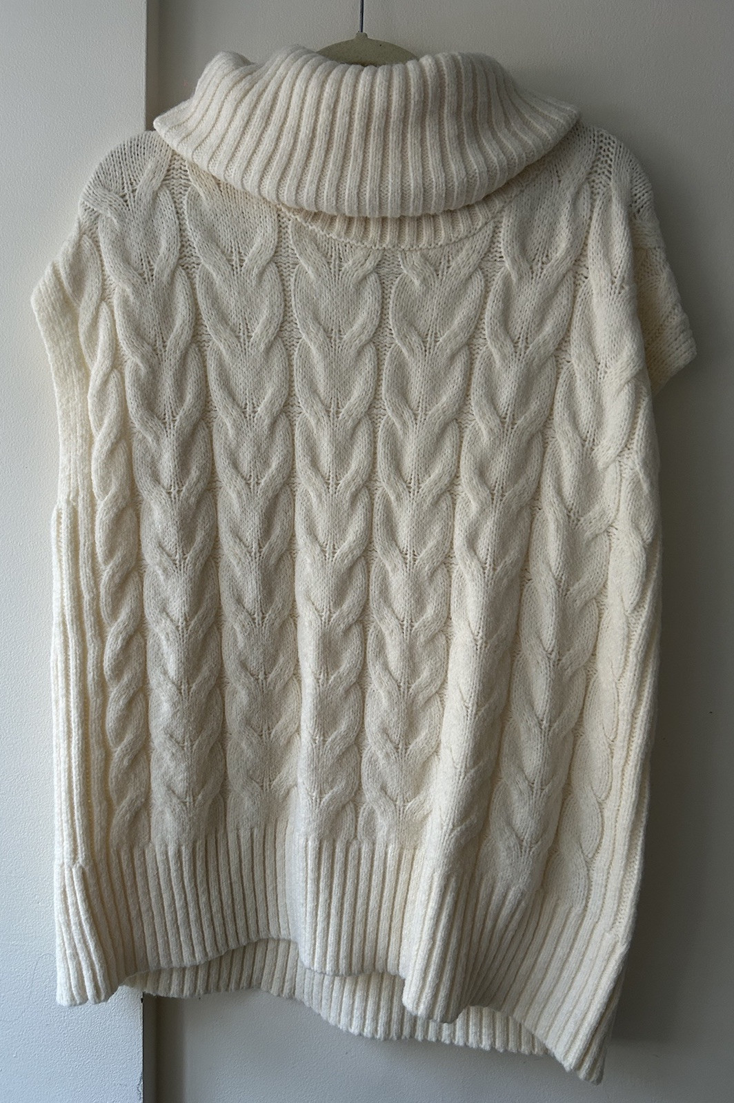 ELAN Chunky Cable Knit Turtleneck Sweater Vest in Cream Size Small