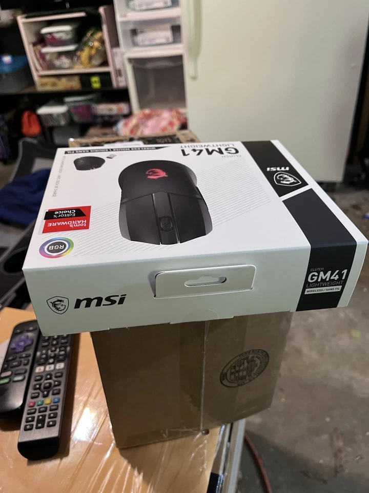 MSI Clutch GM41 Lightweight Wireless Gaming Mouse - Black - Image 4 of 4