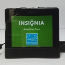 Insignia 8  Digital Picture Frame Model NS-DPF81P 800 x 600 2GB Memory W/Remote