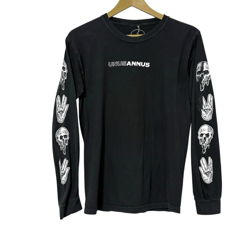 Unus Annus Size Small Black White Goddus Day Long Sleeve Graphic