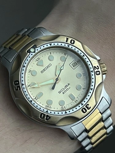 Seiko Scuba Mens Diver 200m 5H25-6000 Vintage Watch Silver Gold 38mm Quartz