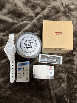 G-SHOCK Wristwatch Unisex White