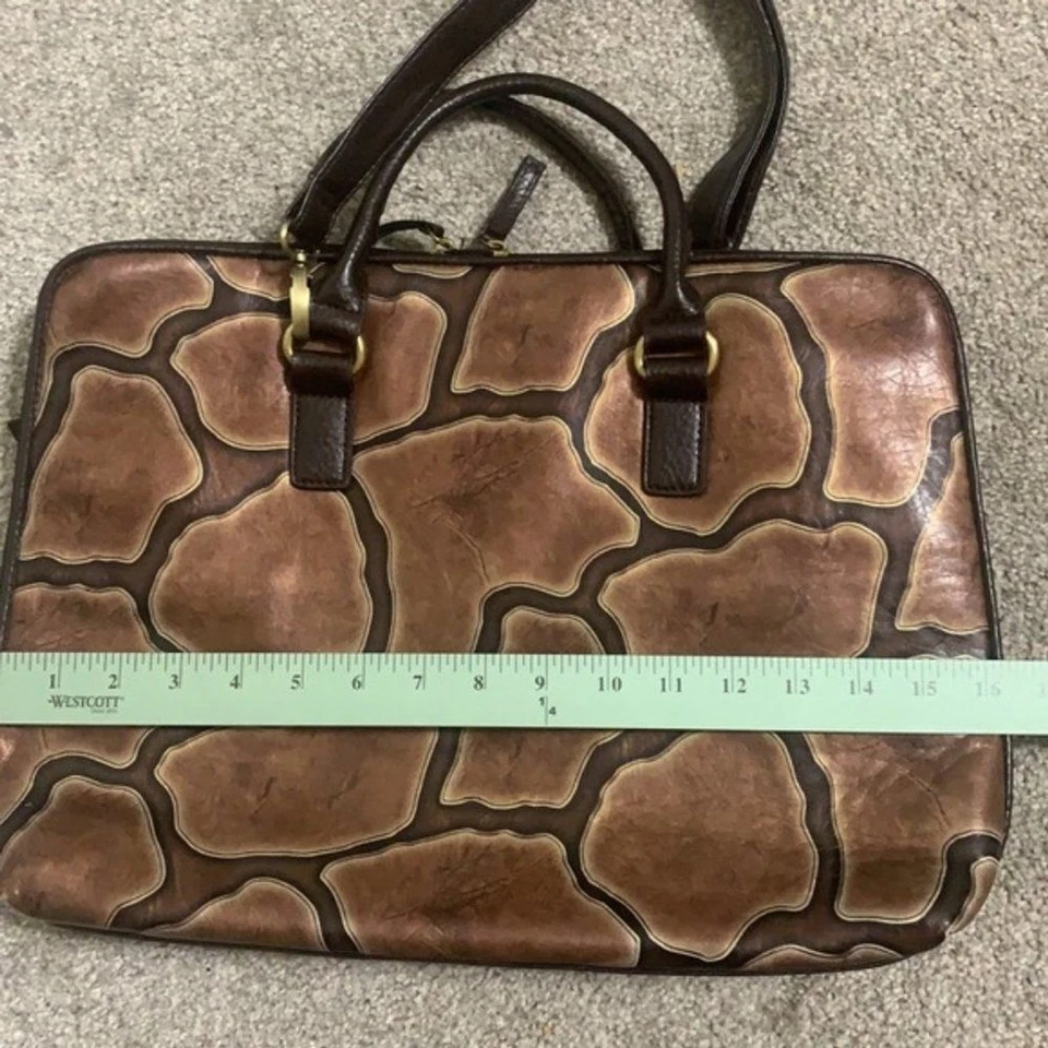 BUENO LAPTOP BAG - VEGAN NWOT GIRAFFE PRINT - Image 3 of 4