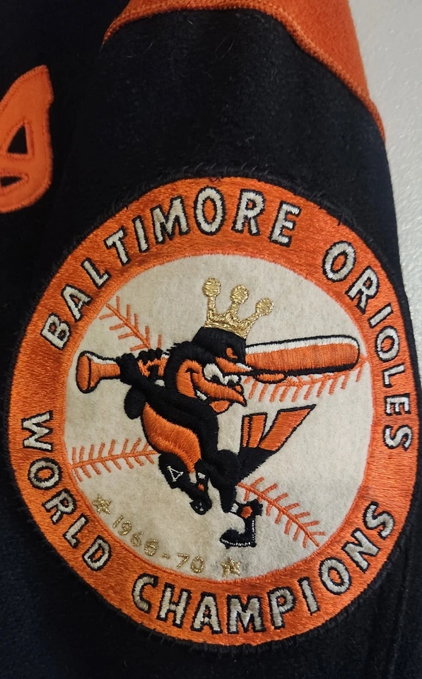 Chaqueta de fieltro Orioles única en su clase de principios de los años 70 - Brooke's Robinson Store Foto 4 de 4