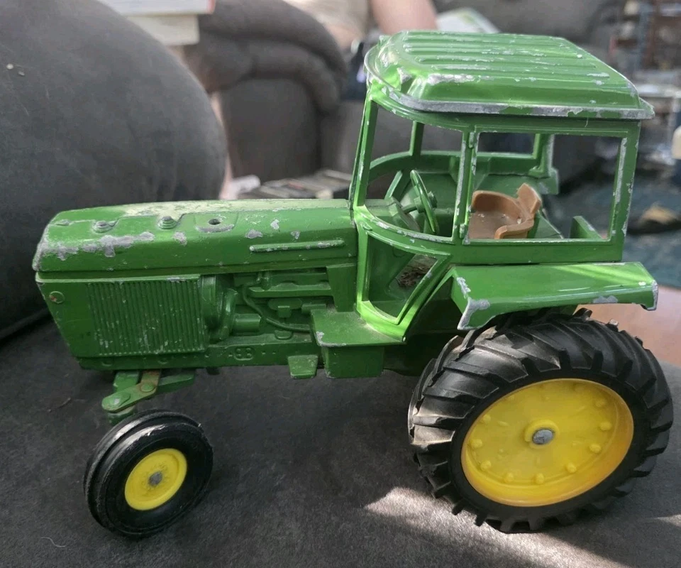 Tractor Ertl John Deere escala 1/16 512 juguete fundido a presión - favorito de todos los verdaderos alimentados con maíz Foto 2 de 4