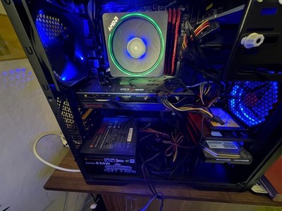 AMD Radeon RX 6600 XT CPU AMD Ryzen 7 2700X 32GB Arbeitsspeicher