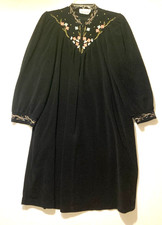 Vintage Vanity Fair Velour Robe Womens L Black Floral Embroidered Half Zip USA