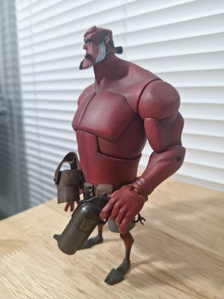 Hellboy Animated Deluxe Action Figure Gentle Giant 2007 Rare! With Gun, no Tail  - Image 4 of 4