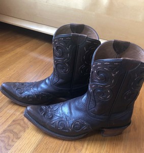 women's ariat pointed toe boots
