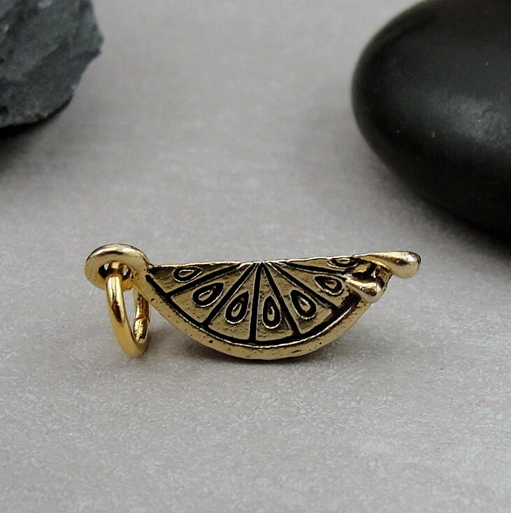 Dije de limón dorado - Colgante rebanada de limón - Joyería Life Date Limones Foto 3 de 3