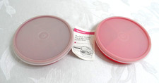 Tupperware 2 Munchkids Dark Pink Microwave Divided Dish Plates #2552A Lid C