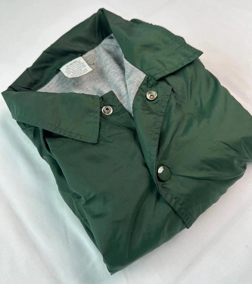 Vintage Hunter Lodge Coaches Jacket Green Nylon Snap Front Lined Men’s M (38/40) - Image 2 of 4