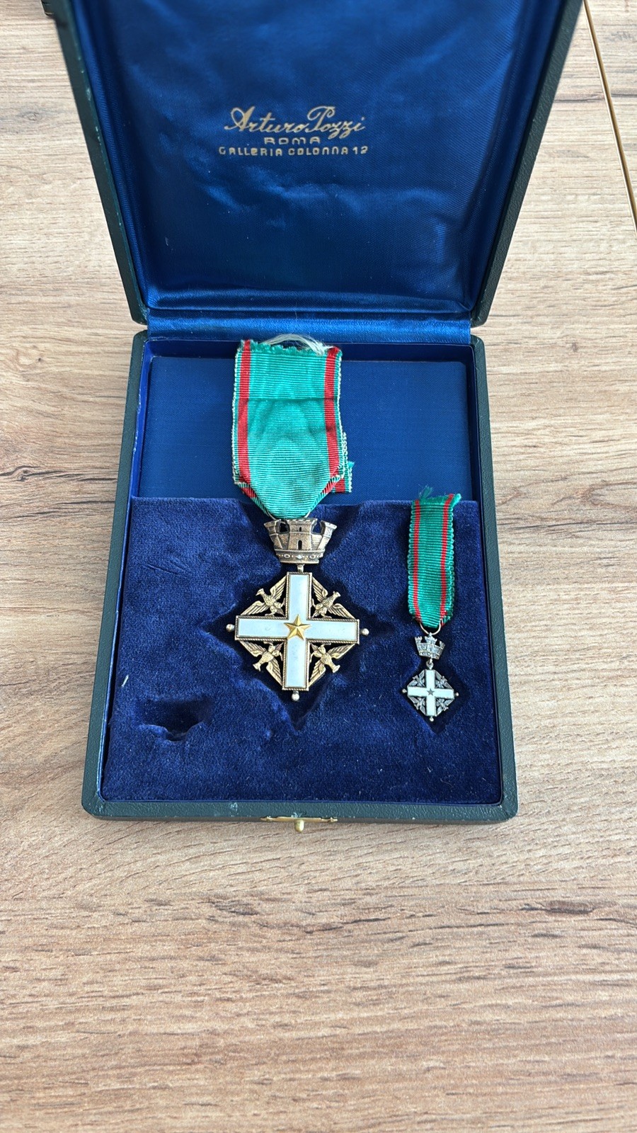 Medaglia Cavaliere OMRI 1° Tipo (1951-2001) + Miniatura + Scatola Arturo Pozzi