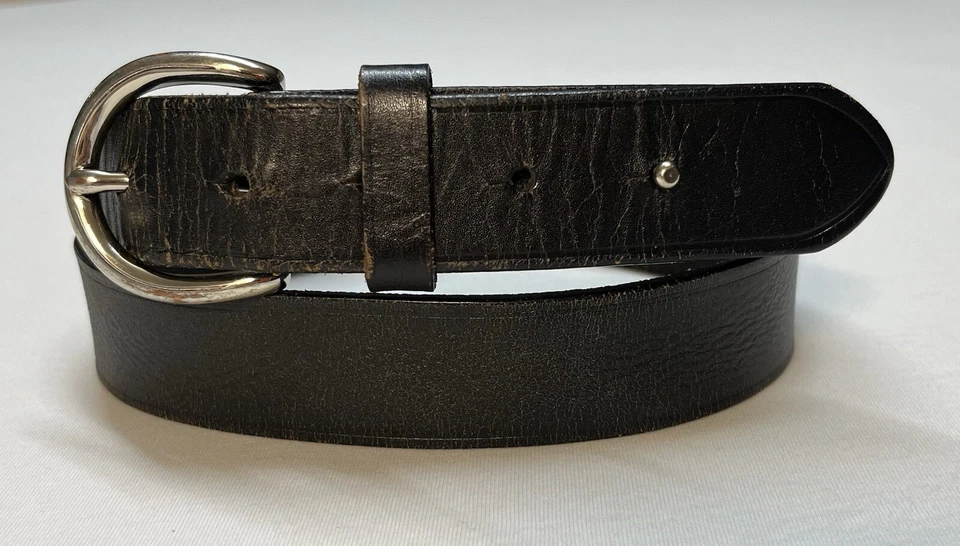Cinturón de cuero negro Lands' End interesante hebilla plateada captura talla M 32/34 artístico Foto 2 de 4