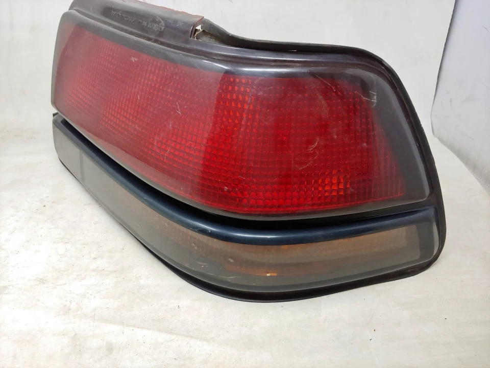 1988-1989 Pontiac Grand Prix правый Passinger стороне оригинальный задний фонарь лампа  - Изображение 3 из 4